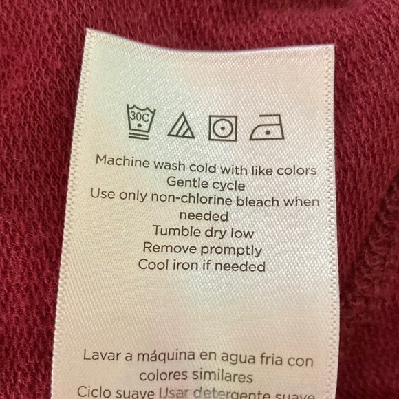 Women’s size small Danskin burgundy/maroon gently used short sleeved top - Picture 7 of 9